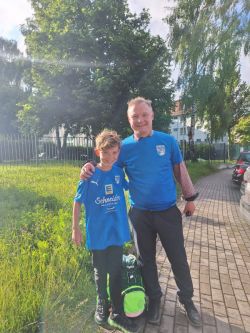 TSV Aufbau 1952 Heiligenstadt VI- Vater und Sohn, Trainer und Spieler.jpg